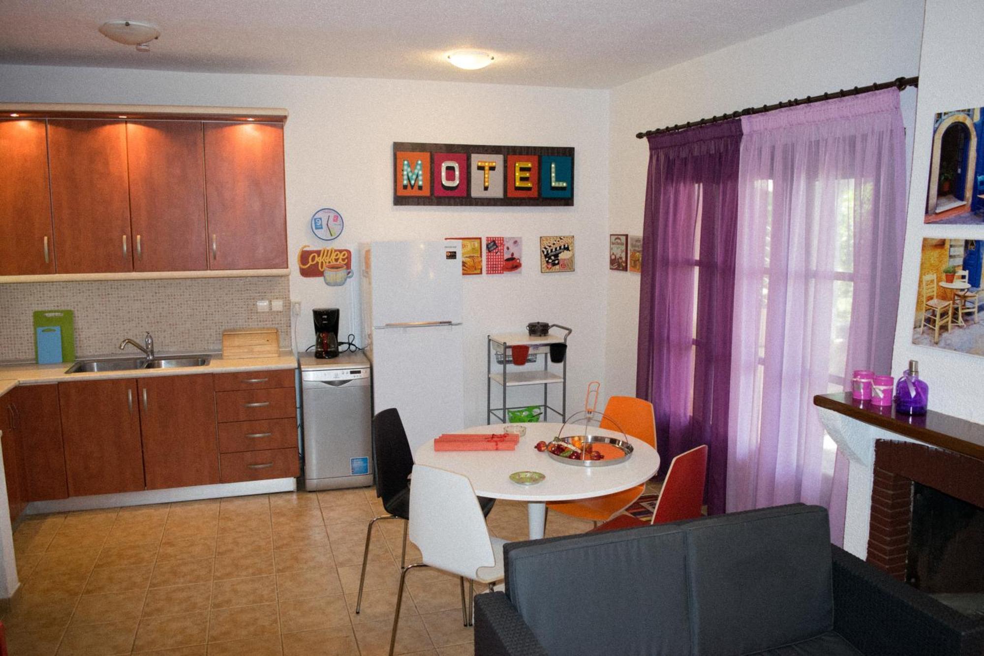 Mikiverna Houses By Miltiadis Kalyves Polygyrou 部屋 写真