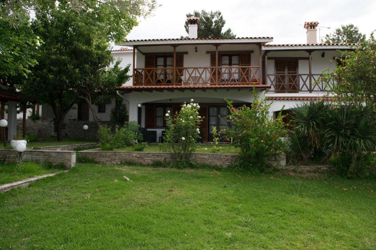 Mikiverna Houses By Miltiadis Kalyves Polygyrou 部屋 写真